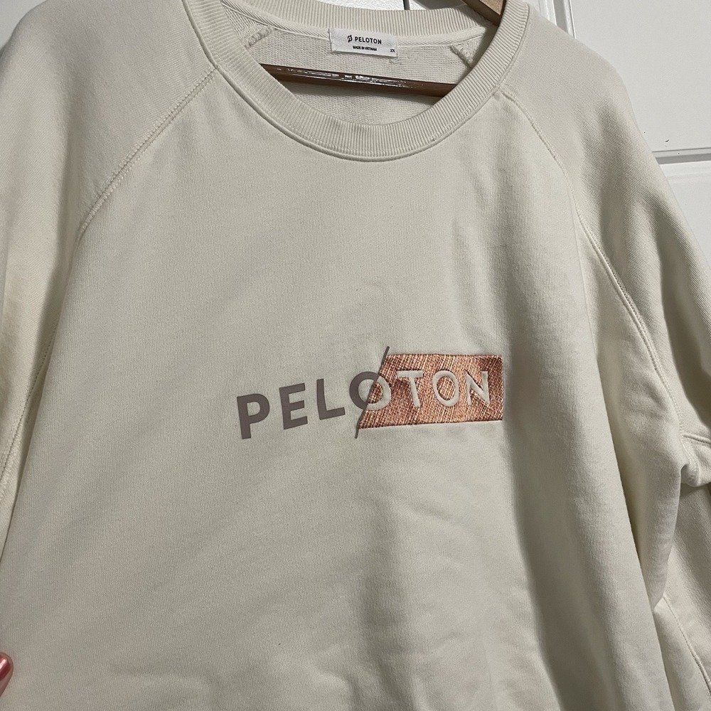 PELOTON Cream Raglan Sweatshirt Logo Pullover Athleisure Women's Size 2X - Picture 9 of 12